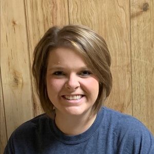 Meet your Posher, Stephanie